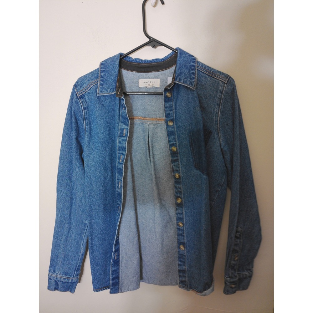 PacSun Denim Jacket Womens Small Blue Long Sleeve Raw Hem Shadow faux Pocket